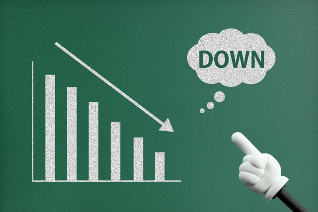 減少する棒グラフ